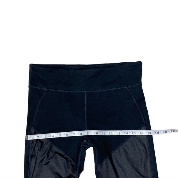 Fabletics Black Cropped Leggings Size L - Picture 4 of 8